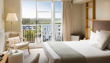 Quality Suites Deep Blue - Tourism Noosa 2