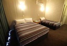 Torquay Hotel Motel - Tourism Noosa 2