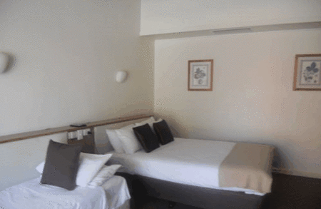 Burkes Hotel Motel - Tourism Noosa 0