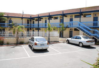 Lakes Central Hotel - Tourism Noosa