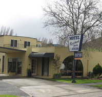 Riverbank Park Motel - Tourism Noosa
