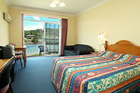 Clan Lakeside Lodge - Tourism Noosa 2