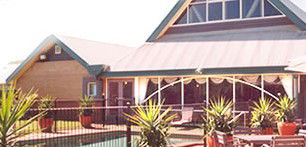 Bimet Executive Lodge - Tourism Noosa 0
