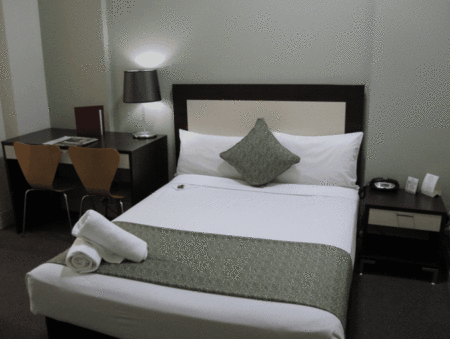 Aarons Hotel - Tourism Noosa 0