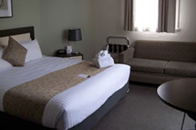 Aarons Hotel - Tourism Noosa 2