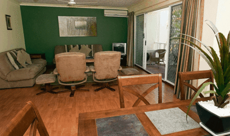 Surfers Tradewinds - Tourism Noosa 2