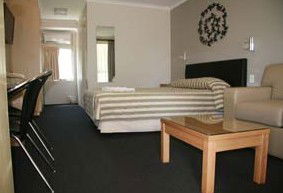 Queensgate Motel - Tourism Noosa 0