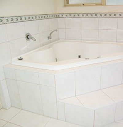 Sanctuary House Resort Motel - Tourism Noosa 3