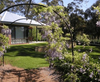 Catton Hall Country Homestead - Tourism Noosa 0