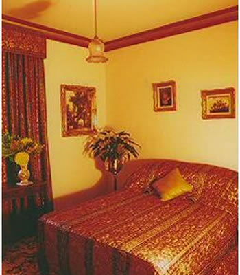 Tally Ho Lodge - Tourism Noosa 0
