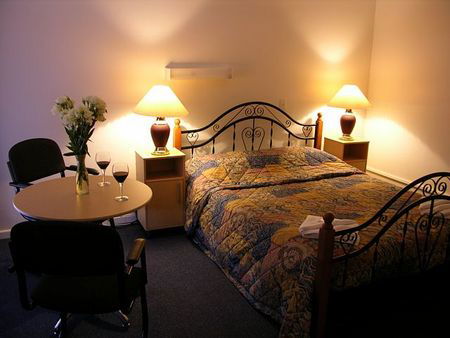 Top Drop Motel - Tourism Noosa 2