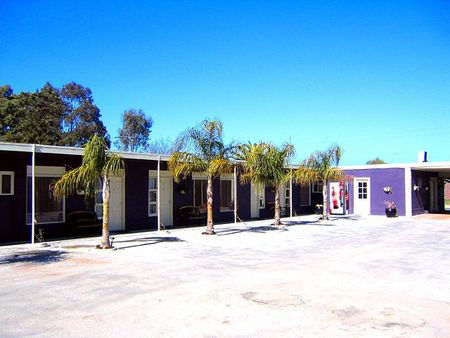 Top Drop Motel - Tourism Noosa 3