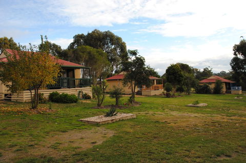 Lakes Entrance Country Cottages - Tourism Noosa 0