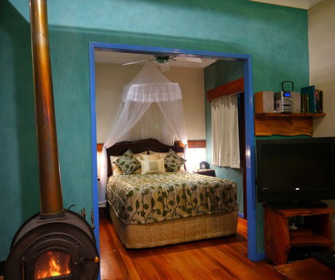Lillypillys Cottages & Day Spa - Tourism Noosa 1