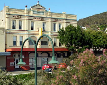 George On The Terrace - Tourism Noosa 1