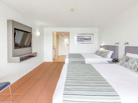 Ramada Hotel Hope Harbour - Tourism Noosa 8