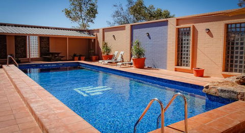Desert Cave Hotel - Tourism Noosa 0