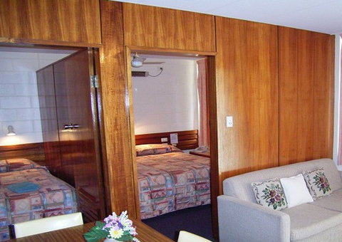 Motel Carnarvon - Tourism Noosa 1