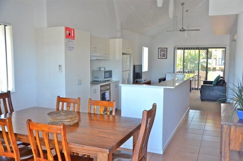 Outrigger Bay Apartments - Tourism Noosa 12