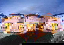 Palais Royale - Tourism Noosa 0