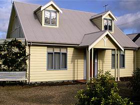 Middleton Cottage - Tourism Noosa 0