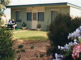 Oaklands Fishing Cottage - Tourism Noosa 0