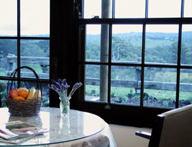 Hannah's Cottage - Tourism Noosa 0