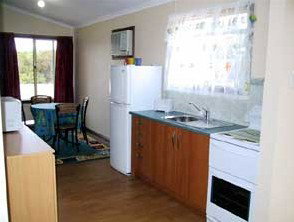 Seabreeze Accommodation - Tourism Noosa 3