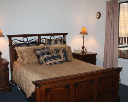 River Shack Rentals - The River Classic - Tourism Noosa 3