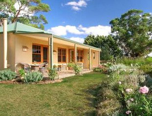 Hannah's Cottage - Tourism Noosa 1