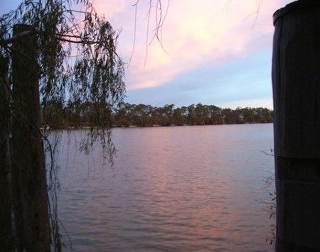 Mannum Caravan Park Cabins - Tourism Noosa 3