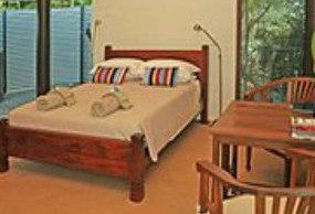 Feathers Sanctuary - Tourism Noosa 1