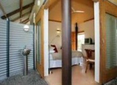Feathers Sanctuary - Tourism Noosa 2