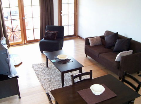 McLaren Ridge 3 - McLaren Ridge Log Cabins - Tourism Noosa 5