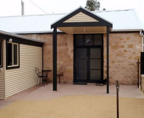 The Cottage At Ramco - Tourism Noosa 6
