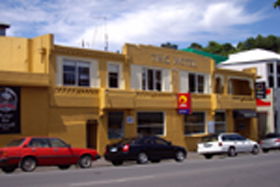 TRC Hotel - Tourism Noosa 0