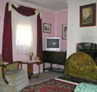 Hollyhock Cottage - Tourism Noosa
