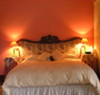 Cow 'n' Calf Art Gallery Unit - Tourism Noosa