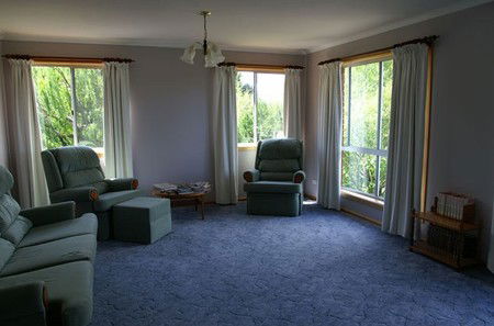 Three Hut Point Waterfront Accommodation - Tourism Noosa 4