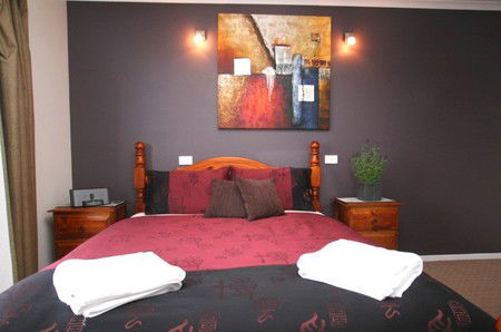 Oakley Place Townhouse - Tasmanian Short Stays - Tourism Noosa 4