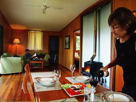 Whispering Valley Cottage Retreat - Tourism Noosa 0