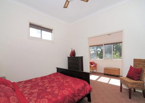 Diamond Cottages - Tourism Noosa 1