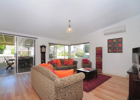 Diamond Cottages - Tourism Noosa 3