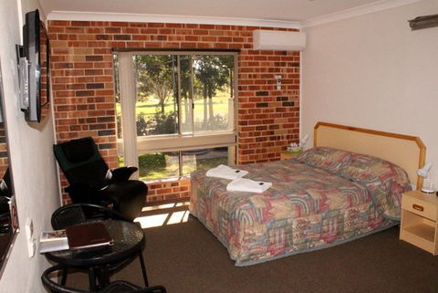 Golf View Motel - Tourism Noosa 1