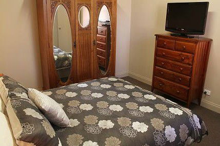 April Apartments Ballarat - Tourism Noosa 0