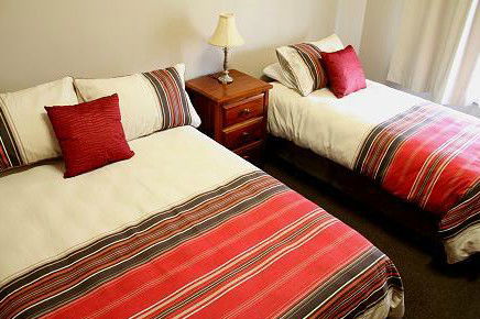 April Apartments Ballarat - Tourism Noosa 2