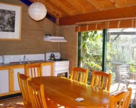 Back Forest Retreat - Tourism Noosa 2
