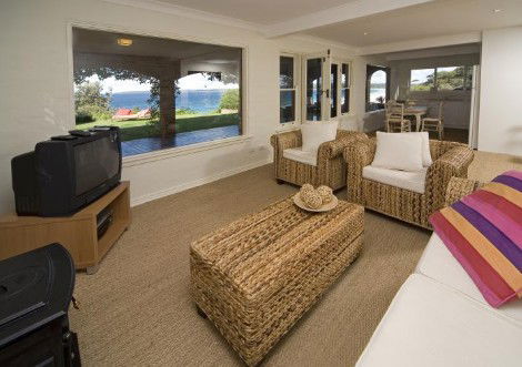 Absolute Waterfront At Hyams Beach - Elandra - Tourism Noosa 4