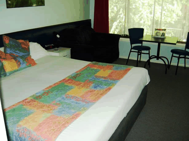 Poinciana Motel - Tourism Noosa