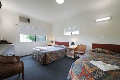 Hi-Way Motel - Tourism Noosa 0
